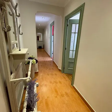 Apartment En La Ciudad, Con Patio -parking Gratis Gijon