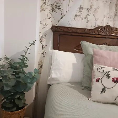 Apartment En La Ciudad, Con Patio -parking Gratis *
