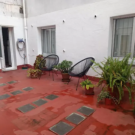 En La Ciudad, Con Patio -parking Gratis Apartment *