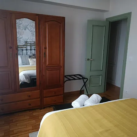 En La Ciudad, Con Patio -parking Gratis Apartment *