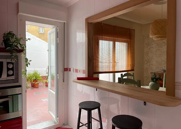 En La Ciudad, Con Patio -parking Gratis Appartement