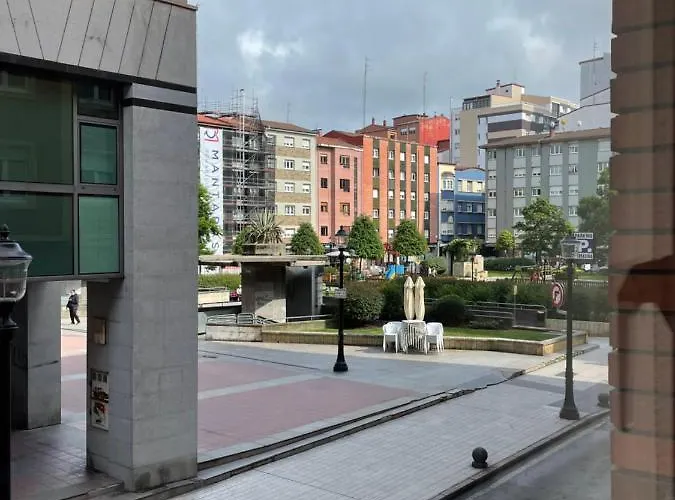 En La Ciudad, Con Patio -parking Gratis Appartement *