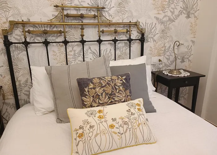 Appartement En La Ciudad, Con Patio -parking Gratis *