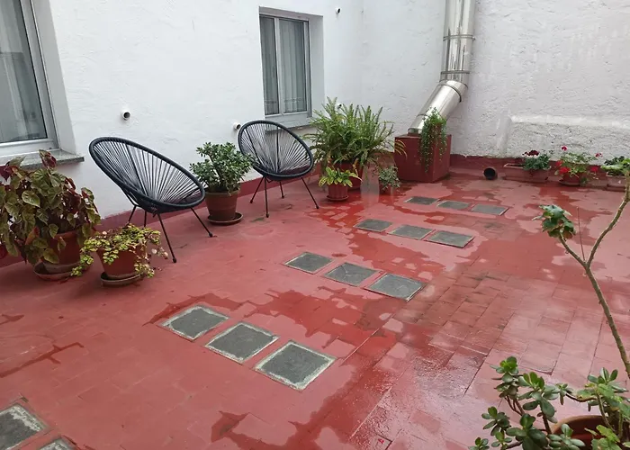 Appartement En La Ciudad, Con Patio -parking Gratis *