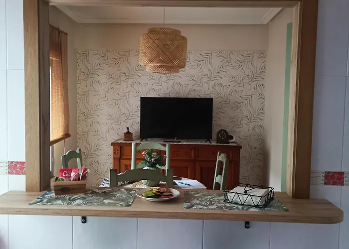 En La Ciudad, Con Patio -parking Gratis Appartement