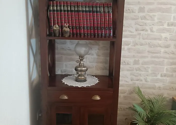 Appartement En La Ciudad, Con Patio -parking Gratis