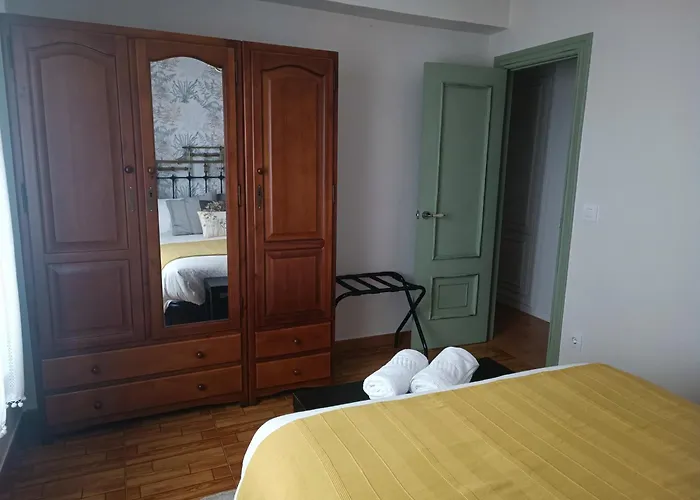 En La Ciudad, Con Patio -parking Gratis Appartement *