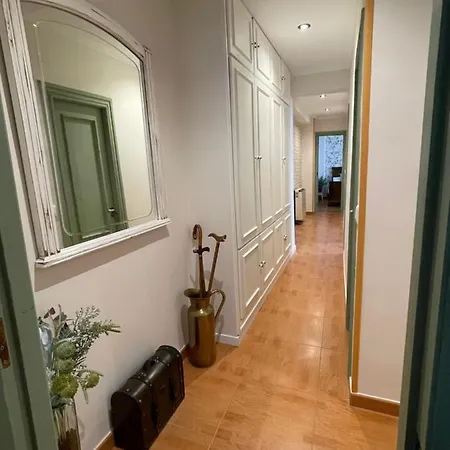 Daire En La Ciudad, Con Patio -parking Gratis *