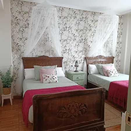 En La Ciudad, Con Patio -parking Gratis