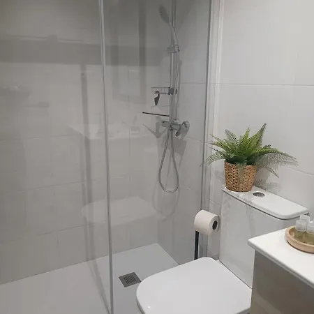 Daire En La Ciudad, Con Patio -parking Gratis *